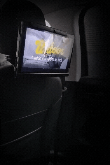 Apresentação de anúncio digital Üdoor em story